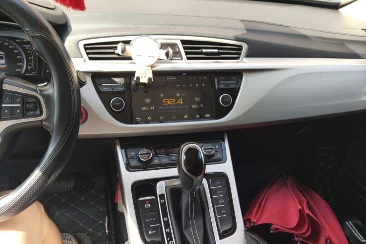 Used Geely Auto Emgrand X7 Sport 2016 1.8TD Automatic Smart Model Audio And AC Panel