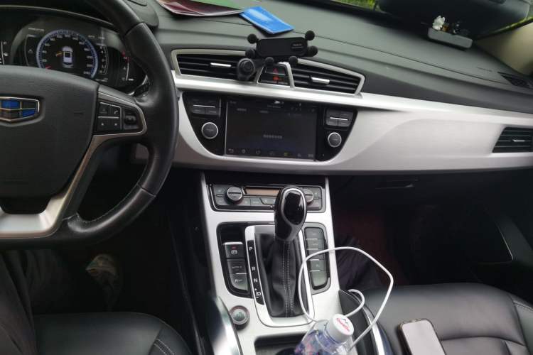 Used Geely Auto Emgrand X7 Sport 2016 1.8TD Automatic Smart Model Audio And AC Panel