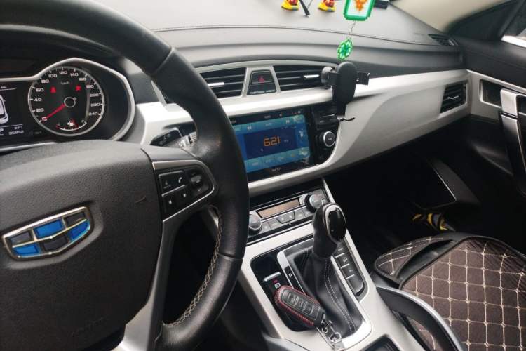 Used Geely Auto Emgrand X7 Sport 2016 1.8TD Automatic ZhiShang Model Audio And AC Panel