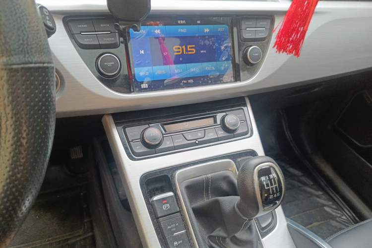 Used Geely Auto Emgrand X7 Sport 2016 1.8TD Manual ZhiShang Model Audio And AC Panel