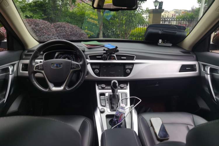 Used Geely Auto Emgrand X7 Sport 2016 1.8TD Automatic Smart Model Center Console