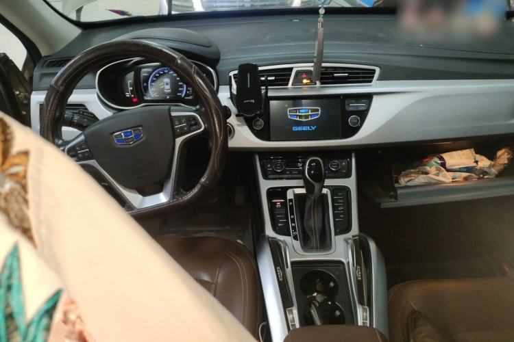 Used Geely Auto Emgrand X7 Sport 2016 1.8TD Automatic ZhiZun Version Center Console