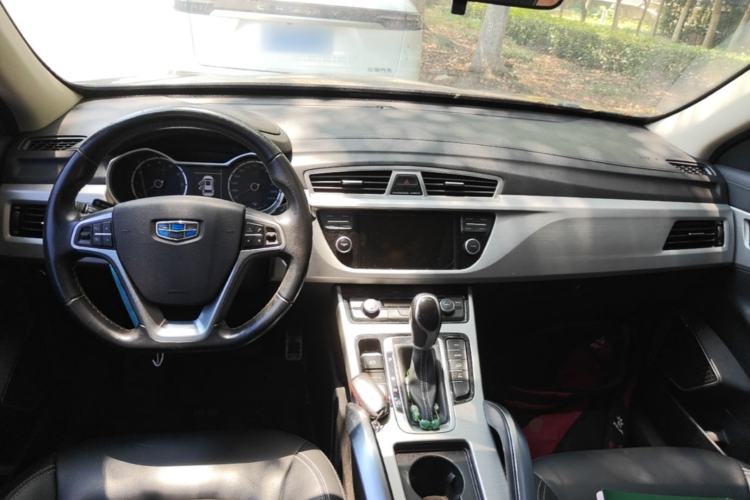 Used Geely Auto Emgrand X7 Sport 2016 1.8TD Automatic ZhiShang Model Center Console