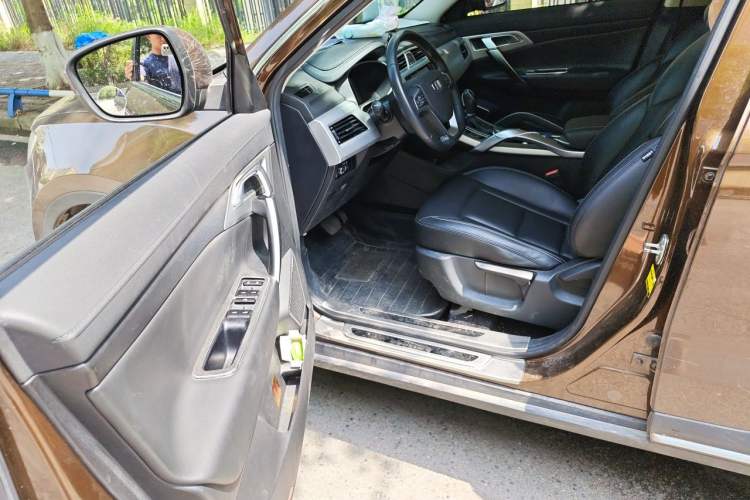 Used Geely Auto Emgrand X7 Sport 2016 1.8TD Automatic ZhiShang Model Driver Seat