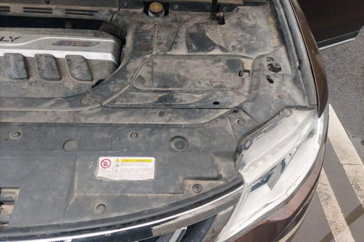 Used Geely Auto Emgrand X7 Sport 2016 1.8TD Automatic ZhiShang Model Engine Bay Left