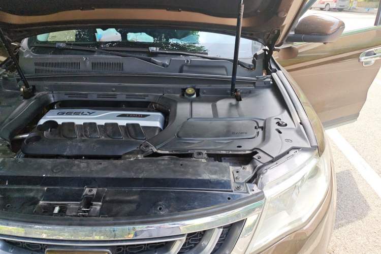 Used Geely Auto Emgrand X7 Sport 2016 1.8TD Automatic ZhiShang Model Engine Bay Left