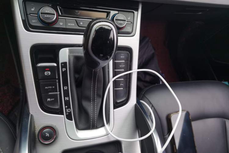 Used Geely Auto Emgrand X7 Sport 2016 1.8TD Automatic Smart Model Gear Lever
