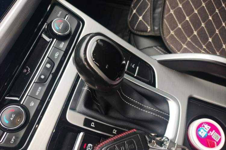 Used Geely Auto Emgrand X7 Sport 2016 1.8TD Automatic ZhiShang Model Gear Lever