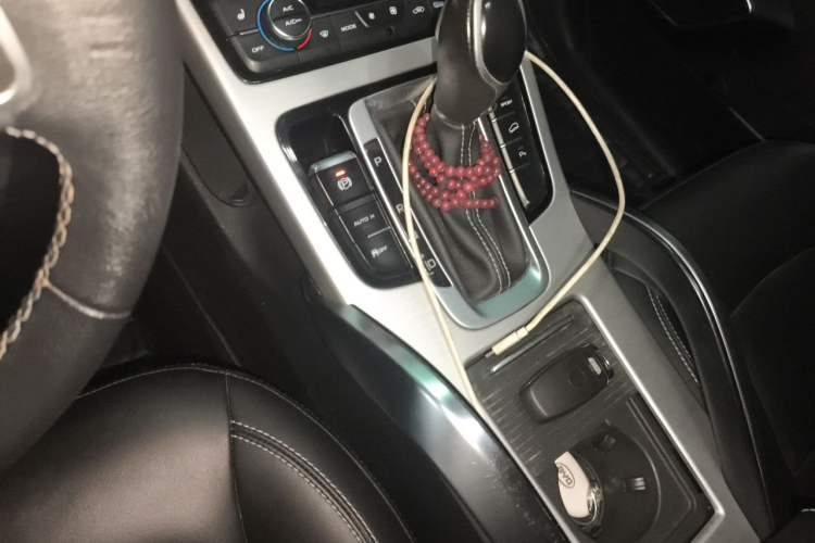 Used Geely Auto Emgrand X7 Sport 2016 1.8TD Automatic Smart Model Gear Lever