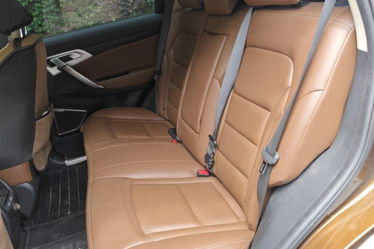 Used Geely Auto Emgrand X7 Sport 2016 1.8TD Automatic ZhiZun Version Left Rear Seat