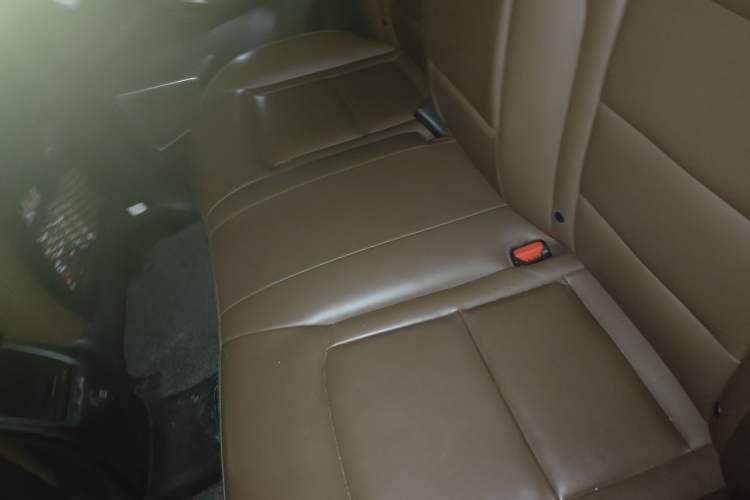 Used Geely Auto Emgrand X7 Sport 2016 1.8TD Automatic ZhiZun Version Left Rear Seat