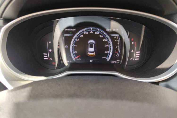 Used Geely Auto Emgrand X7 Sport 2016 1.8TD Automatic Smart Model Odometer Close Up
