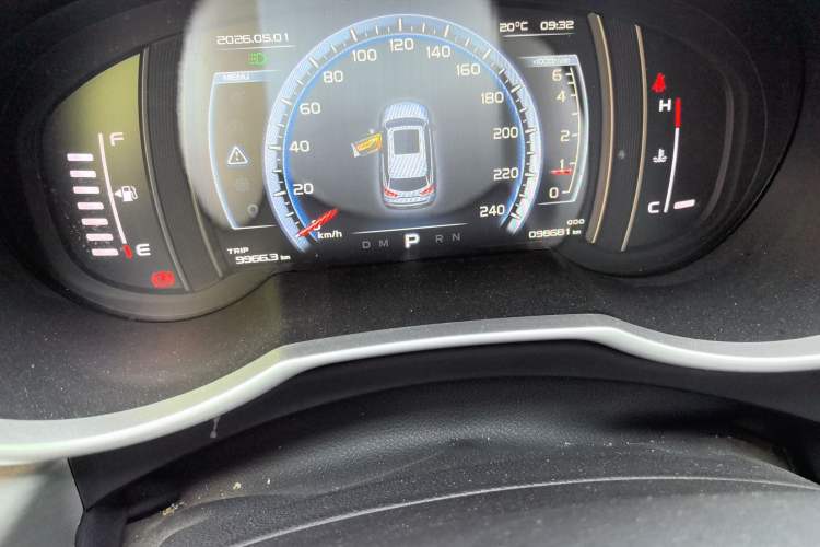 Used Geely Auto Emgrand X7 Sport 2016 1.8TD Automatic Smart Model Odometer Close Up