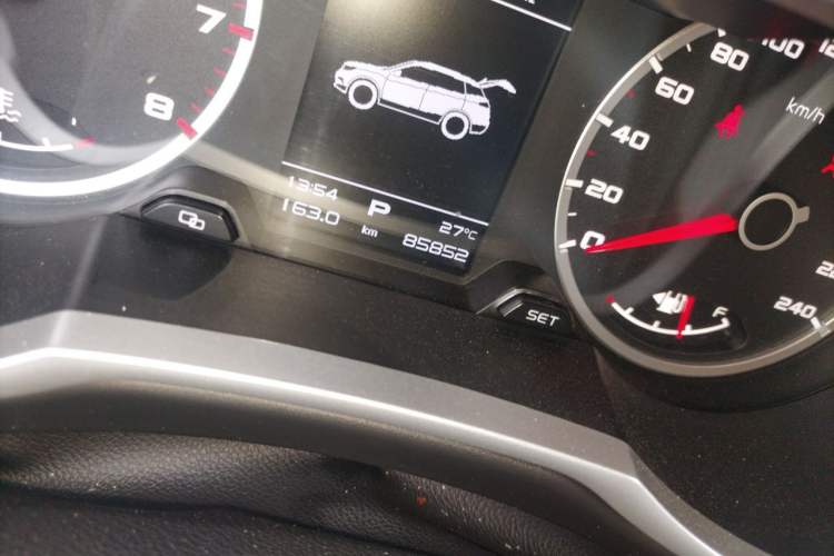 Used Geely Auto Emgrand X7 Sport 2016 1.8TD Automatic ZhiShang Model Odometer Close Up