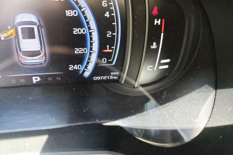 Used Geely Auto Emgrand X7 Sport 2016 1.8TD Automatic ZhiShang Model Odometer Close Up
