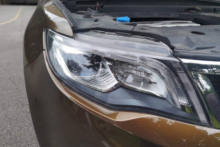 Used Geely Auto Emgrand X7 Sport 2016 1.8TD Automatic Smart Model Right Front Headlight