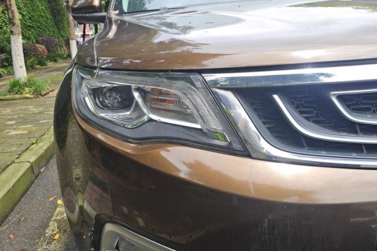 Used Geely Auto Emgrand X7 Sport 2016 1.8TD Automatic ZhiZun Version Right Front Headlight