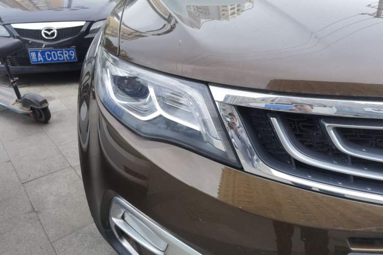 Used Geely Auto Emgrand X7 Sport 2016 1.8TD Automatic ZhiZun Version Right Front Headlight