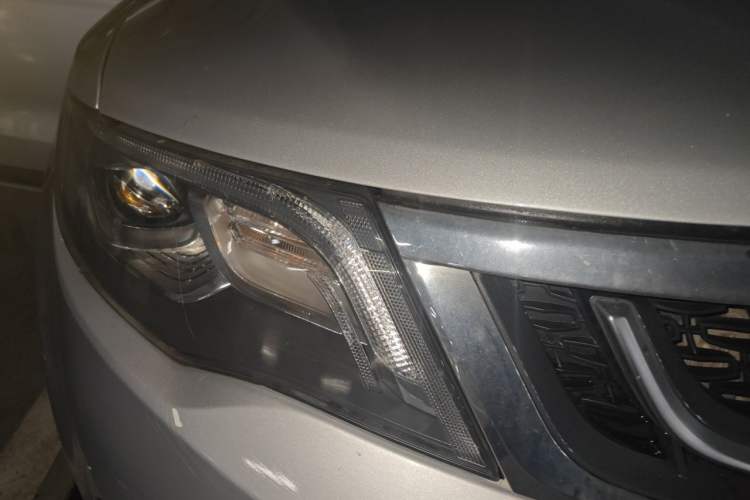 Used Geely Auto Emgrand X7 Sport 2016 1.8TD Automatic ZhiZun Version Right Front Headlight