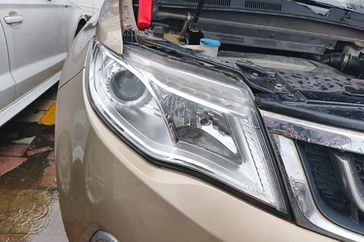 Used Geely Auto Emgrand X7 Sport 2016 2.0L Manual ZhiShang Version Right Front Headlight