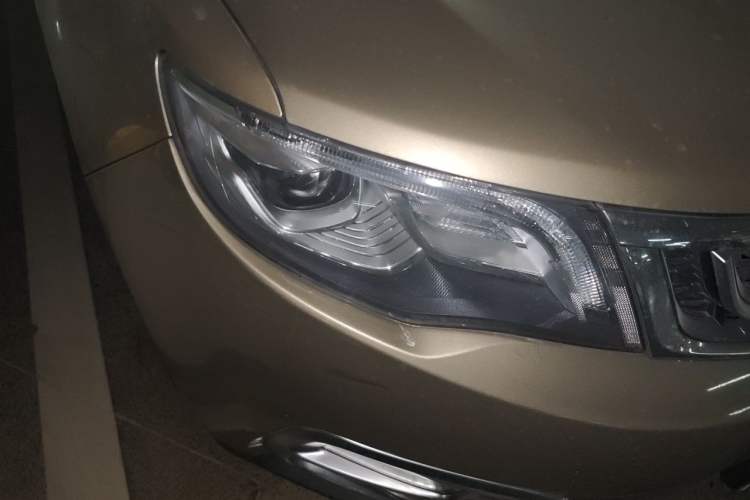 Used Geely Auto Emgrand X7 Sport 2016 1.8TD Automatic ZhiZun Version Right Front Headlight