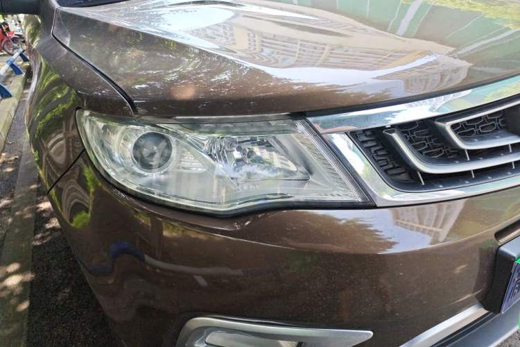 Used Geely Auto Emgrand X7 Sport 2016 1.8TD Automatic ZhiShang Model Right Front Headlight