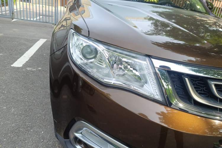 Used Geely Auto Emgrand X7 Sport 2016 1.8TD Manual ZhiShang Model Right Front Headlight
