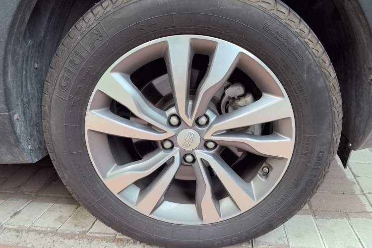Used Geely Auto Emgrand X7 Sport 2016 1.8TD Automatic Smart Model Right Front Wheel Hub