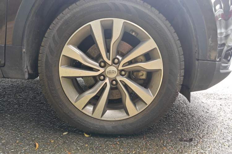 Used Geely Auto Emgrand X7 Sport 2016 1.8TD Automatic ZhiZun Version Right Front Wheel Hub