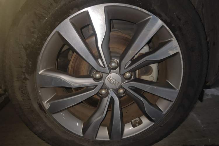 Used Geely Auto Emgrand X7 Sport 2016 1.8TD Automatic ZhiZun Version Right Front Wheel Hub