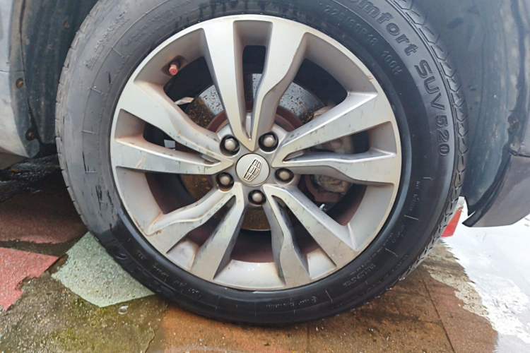 Used Geely Auto Emgrand X7 Sport 2016 2.0L Manual ZhiShang Version Right Front Wheel Hub