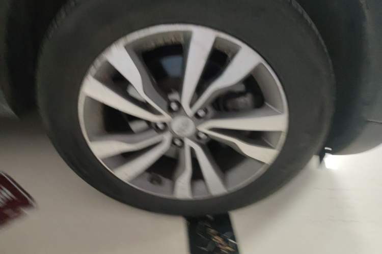 Used Geely Auto Emgrand X7 Sport 2016 1.8TD Automatic ZhiZun Version Right Front Wheel Hub