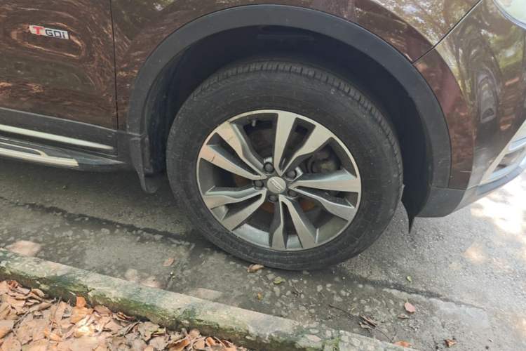Used Geely Auto Emgrand X7 Sport 2016 1.8TD Automatic ZhiShang Model Right Front Wheel Hub