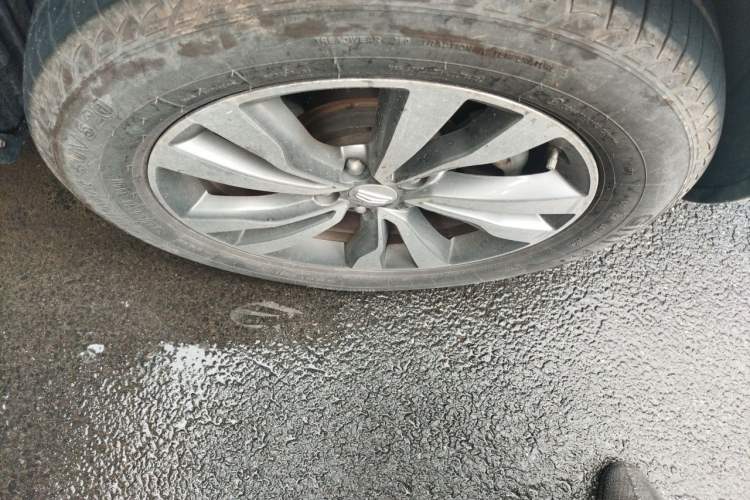 Used Geely Auto Emgrand X7 Sport 2016 1.8TD Automatic ZhiShang Model Right Front Wheel Hub