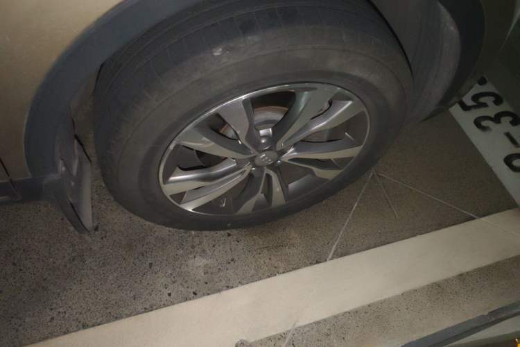 Used Geely Auto Emgrand X7 Sport 2016 1.8TD Automatic ZhiZun Version Right Front Wheel Hub
