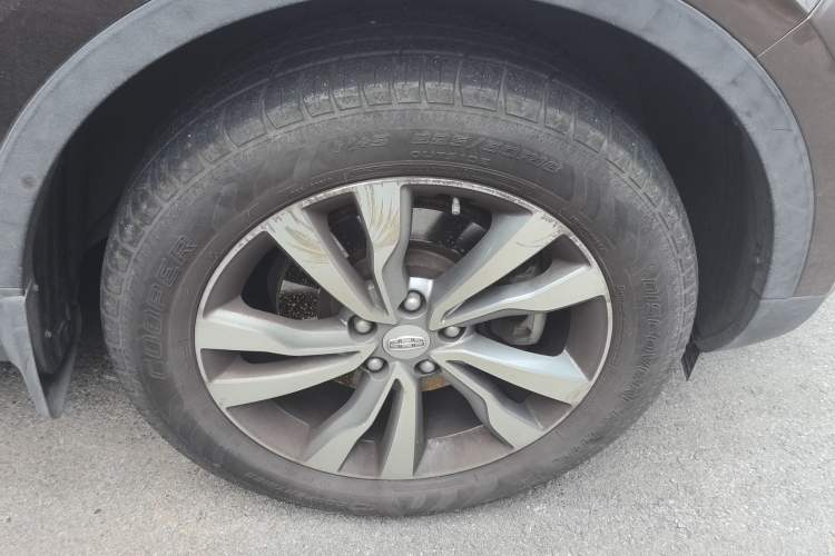 Used Geely Auto Emgrand X7 Sport 2016 1.8TD Automatic ZhiZun Version Right Front Wheel Hub