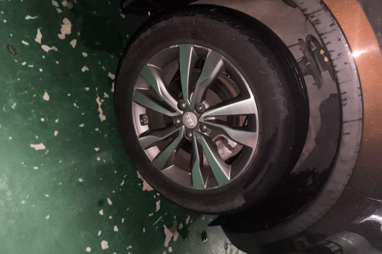 Used Geely Auto Emgrand X7 Sport 2016 1.8TD Automatic Smart Model Right Front Wheel Hub