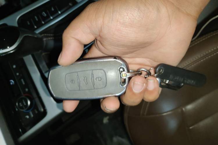 Used Geely Auto Emgrand X7 Sport 2016 1.8TD Automatic ZhiZun Version Vehicle Key