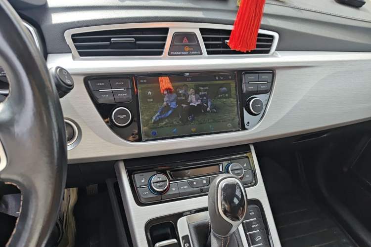 Used Geely Auto Emgrand X7 Sport 2016 1.8TD Automatic ZhiZun Version Audio And AC Panel