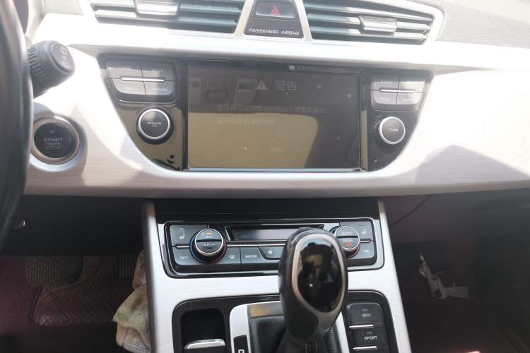 Used Geely Auto Emgrand X7 Sport 2016 1.8TD Automatic ZhiZun Version Audio And AC Panel