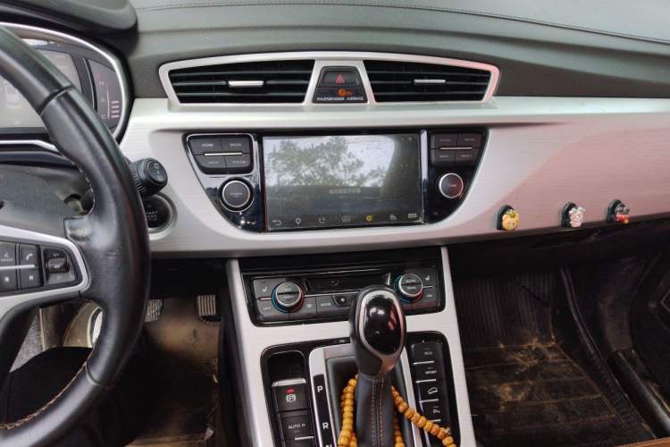 Used Geely Auto Emgrand X7 Sport 2016 1.8TD Automatic ZhiZun Version Audio And AC Panel