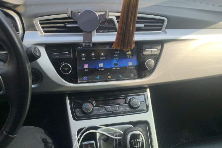 Used Geely Auto Emgrand X7 Sport 2016 2.0L Manual ZhiShang Version Audio And AC Panel