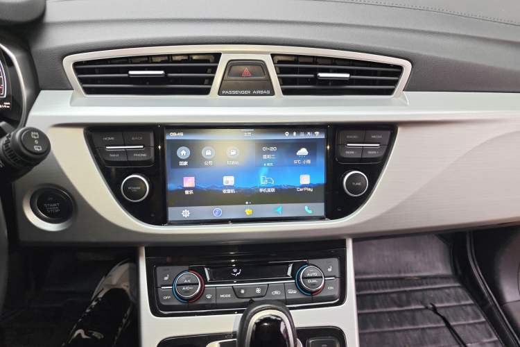 Used Geely Auto Emgrand X7 Sport 2016 1.8TD Automatic ZhiZun Version Audio And AC Panel