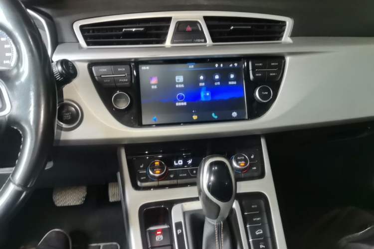 Used Geely Auto Emgrand X7 Sport 2016 1.8TD Automatic ZhiZun Version Audio And AC Panel