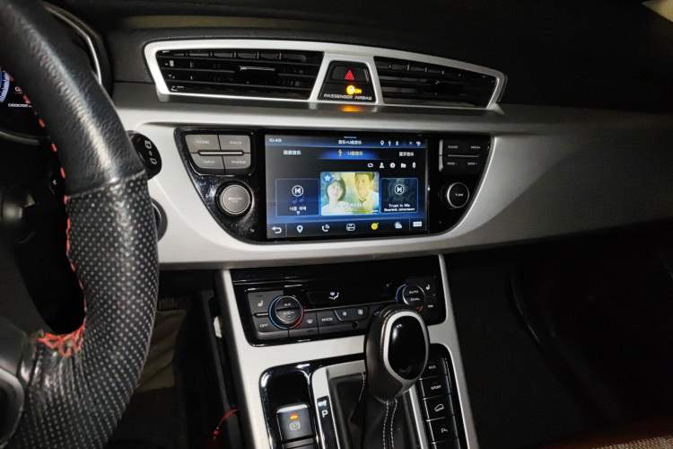 Used Geely Auto Emgrand X7 Sport 2016 1.8TD Automatic Smart Model Audio And AC Panel