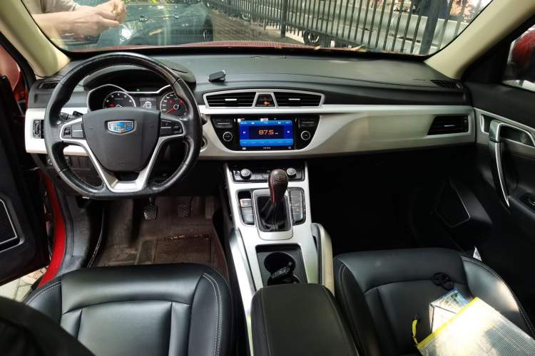 Used Geely Auto Emgrand X7 Sport 2016 2.0L Manual Smart Connect Version Center Console