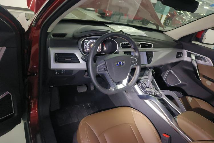 Used Geely Auto Emgrand X7 Sport 2016 1.8TD Automatic ZhiZun Version Center Console