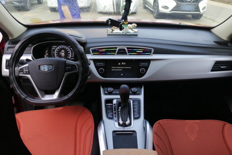 Used Geely Auto Emgrand X7 Sport 2016 1.8TD Automatic Smart Connectivity Version Center Console