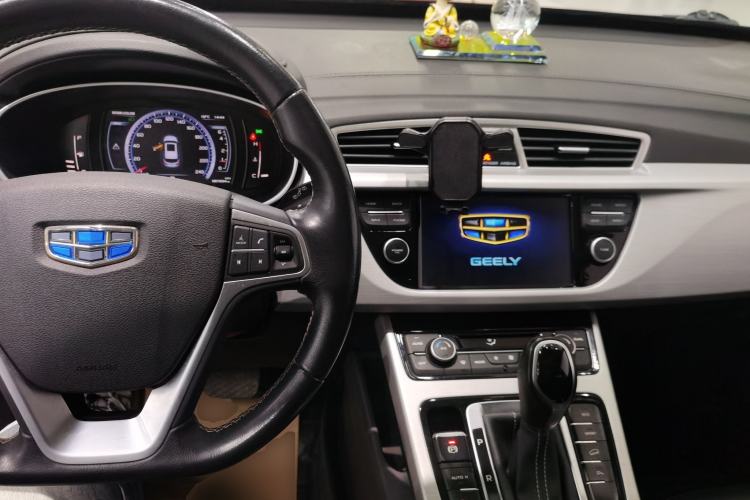 Used Geely Auto Emgrand X7 Sport 2016 1.8TD Automatic Smart Connectivity Version Center Console