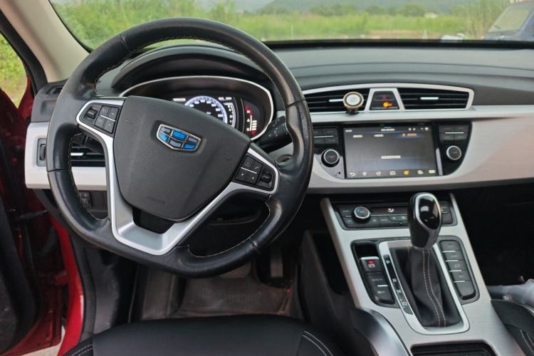 Used Geely Auto Emgrand X7 Sport 2016 1.8TD Automatic ZhiShang Model Center Console